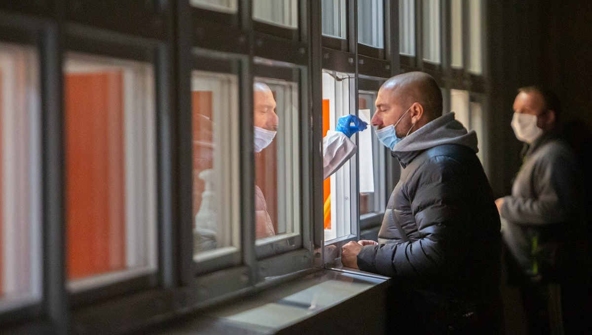 Στουτγκάρδη: Χαμός σε σταθμό τεστ κορωνοϊού λίγο πριν τα Χριστούγεννα
