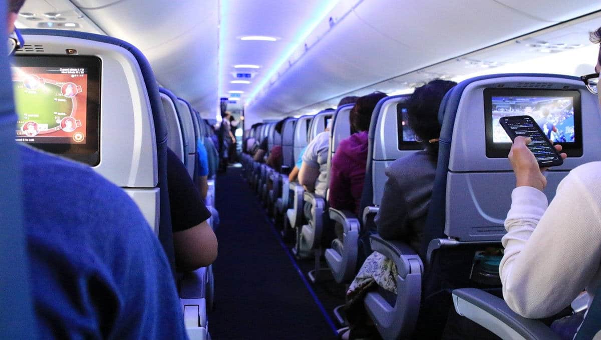 Τρόμος εν πτήσει: Επιβάτης προσπάθησε να ανοίξει την πόρτα αεροσκάφους