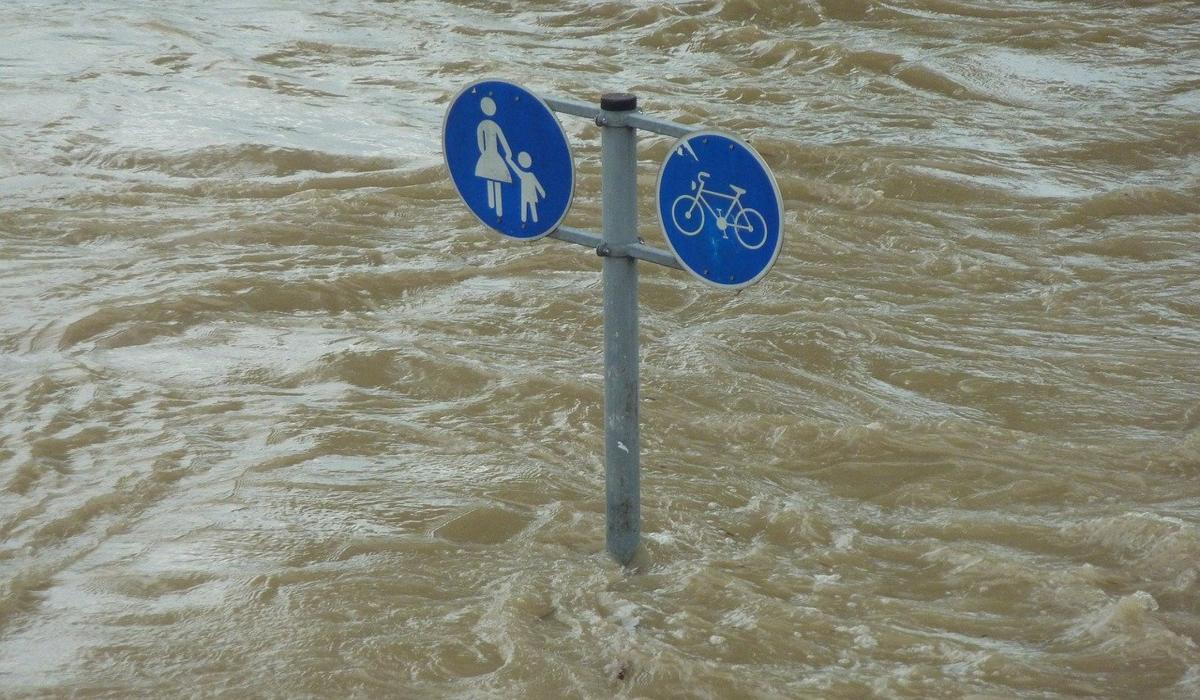 Καιρός Βαυαρία : Πλημμυρισμένοι δρόμοι και μονοπάτια