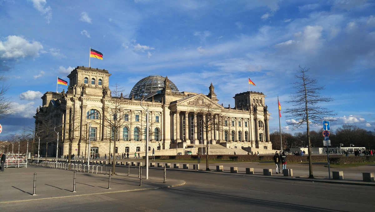 Γερμανία: «Επίθεση φιλίας» του SPD προς τους Πράσινους