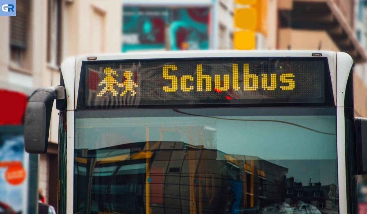 Όταν δεν έρχεται το σχολικό λεωφορείο στη Γερμανία…
