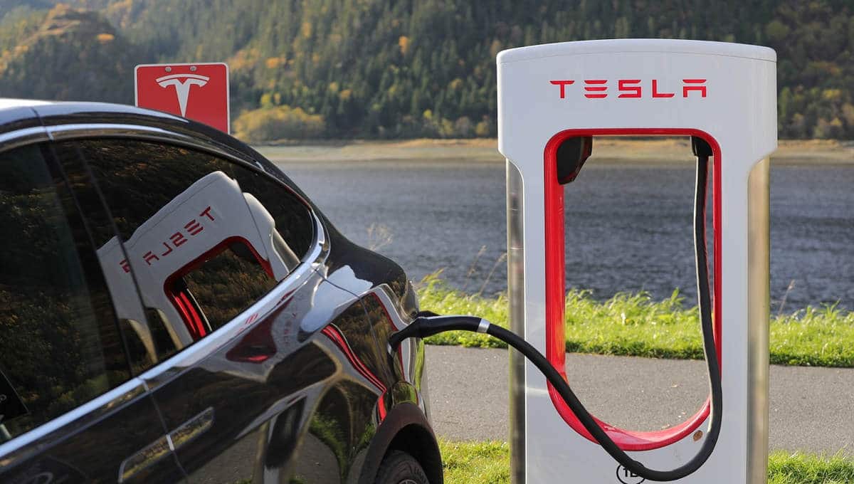 Είναι παράνομος ο Supercharger της Tesla στη Γερμανία;