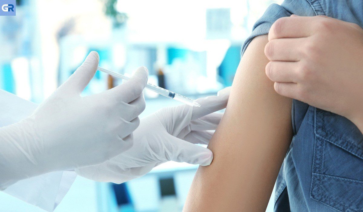 Spahn: Πάνω από 2 εκατ. εμβολιασμοί σε ιατρεία μέσα στη βδομάδα