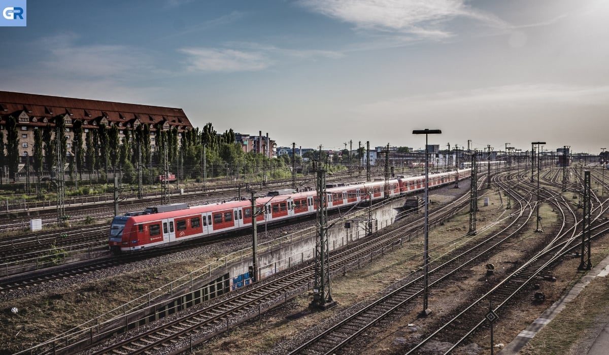 ΕΚΤΑΚΤΟ: Σιδηροδρομικό δυστύχημα με Regio στη Βαυαρία (Pic)