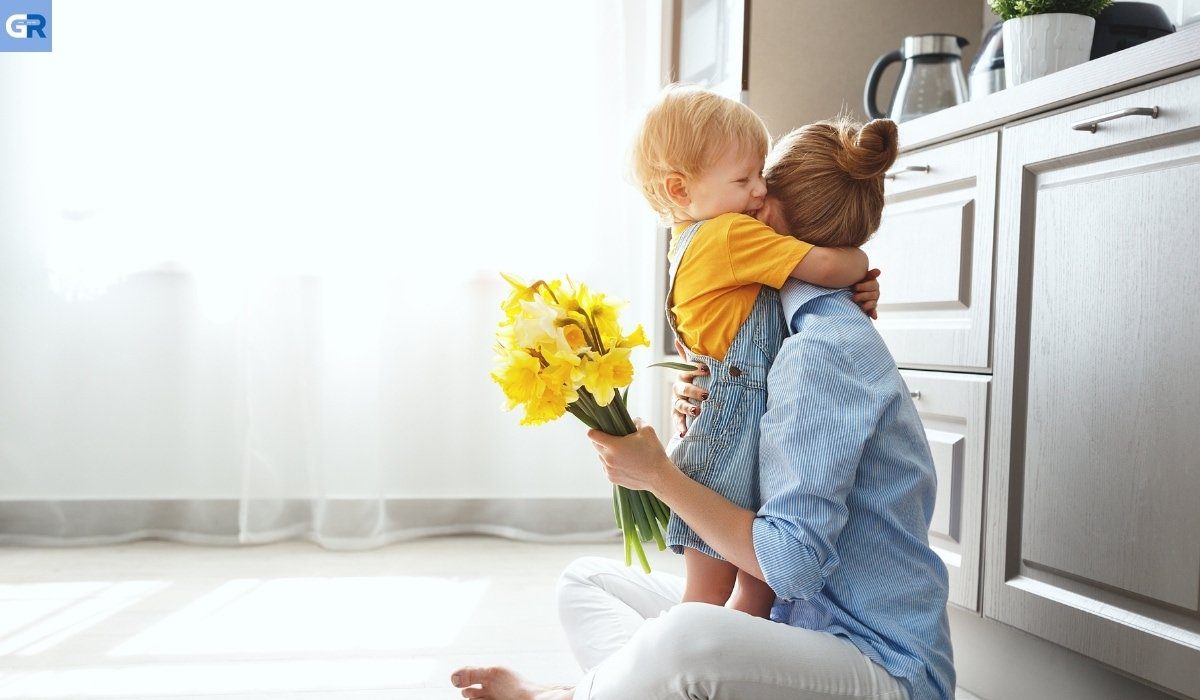 Η Γιορτή της μητέρας: Πότε γιορτάζεται και πώς καθιερώθηκε