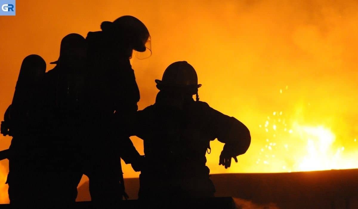 Ελλάδα: Σε κρίσιμη κατάσταση ακόμα οι δύο εθελοντές πυροσβέστες