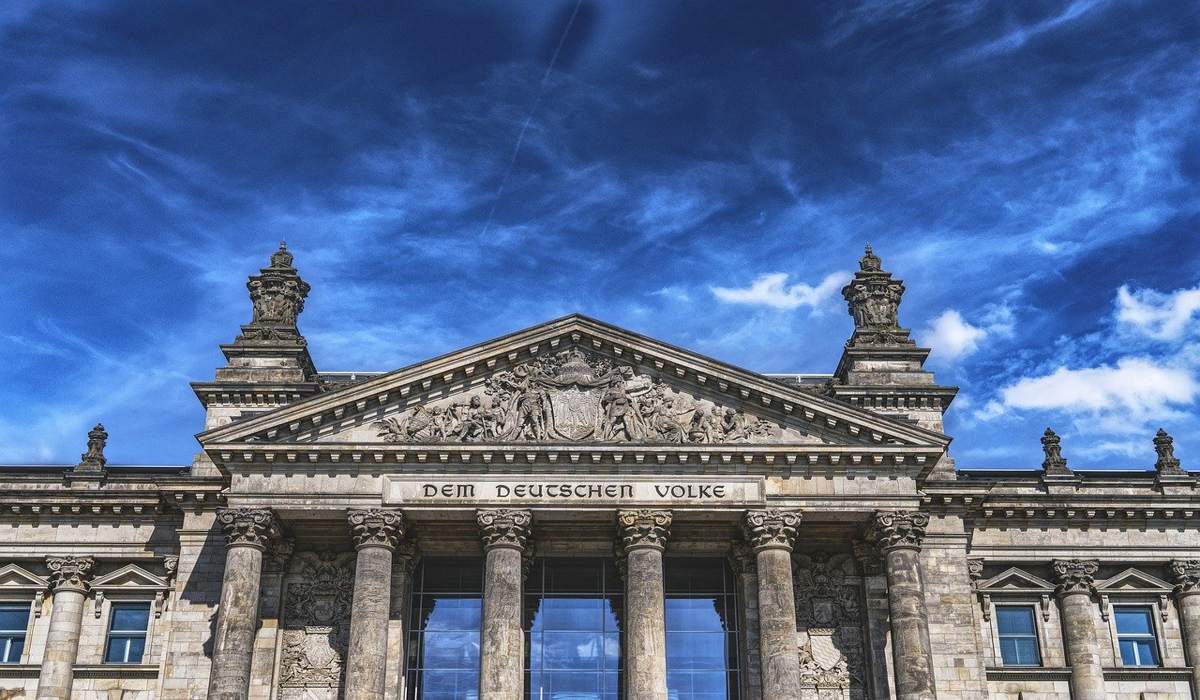 Τι σηματοδοτεί για την Ελλάδα η νέα κυβέρνηση «φανάρι» στη Γερμανία