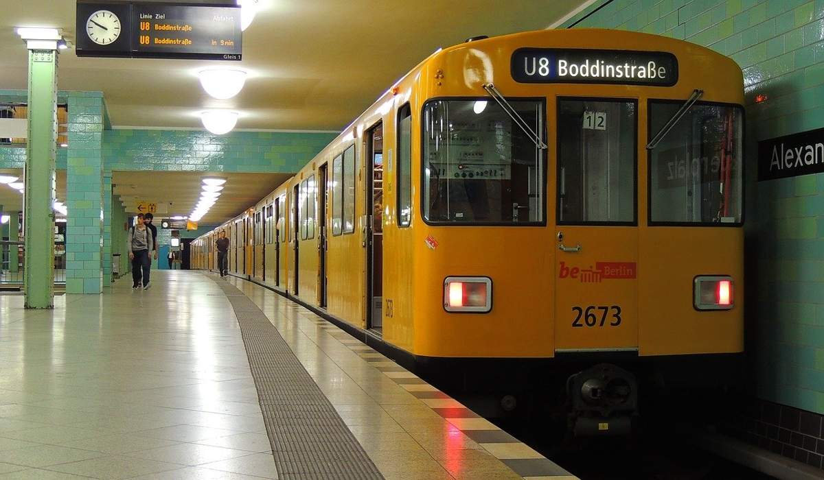 Βερολίνο: Δεκάδες καταγγελίες για διακρίσεις και επιθέσεις στο μετρό