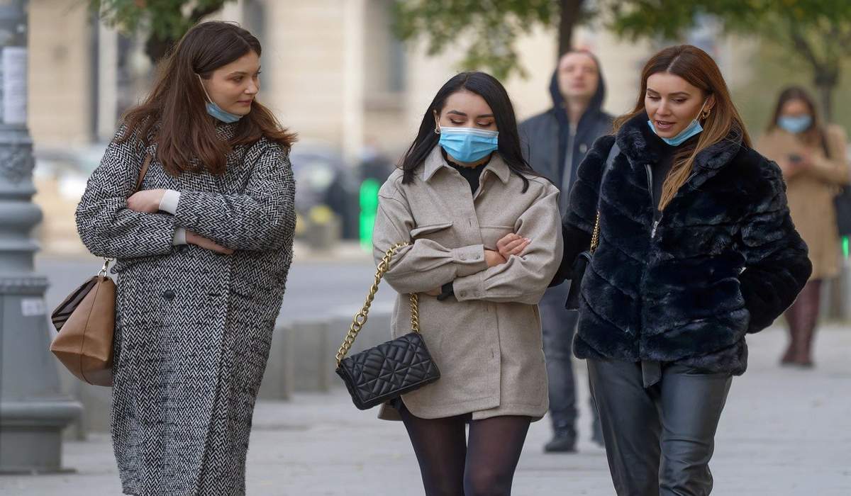 Οι πολίτες στη Γερμανία υποστηρίζουν την υποχρεωτική μάσκα