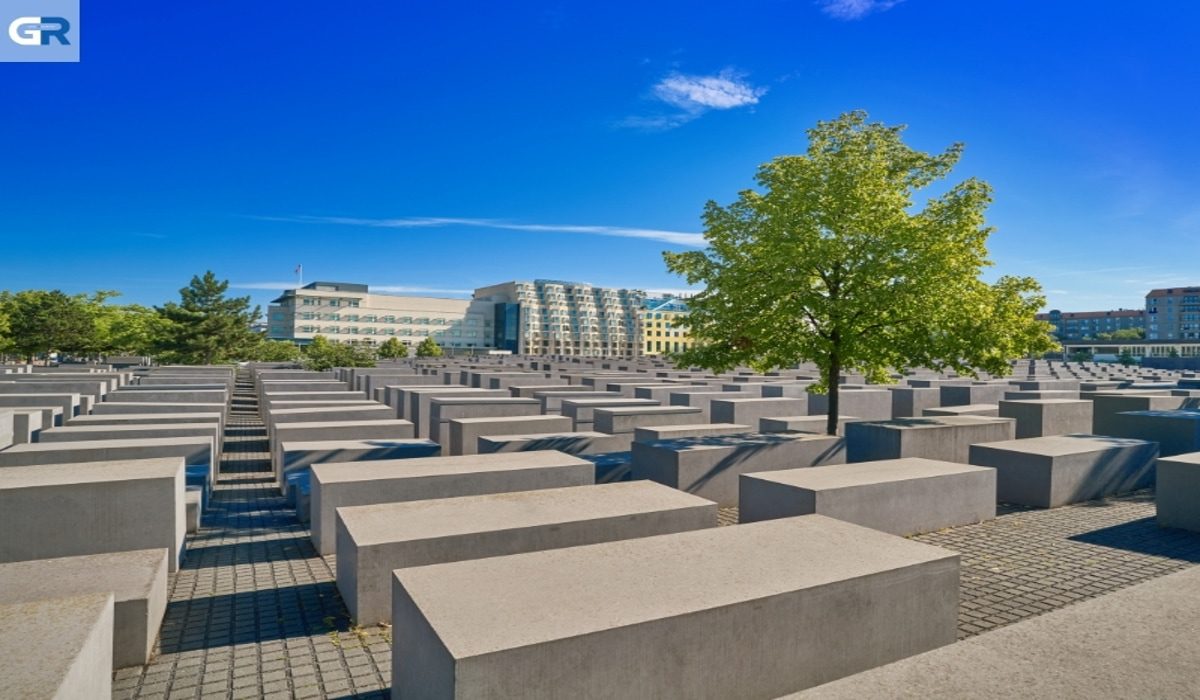 Γερμανία: Αστυνομικοί έκαναν γυμναστική στο μνημείο του Ολοκαυτώματος