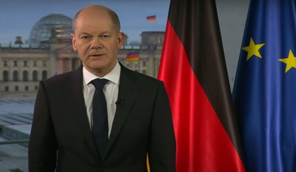 «Μανιφέστο» Σόλτς: Πως τα λάθη της Ρωσίας οδήγησαν τη Γερμανία σε επανεξοπλισμό