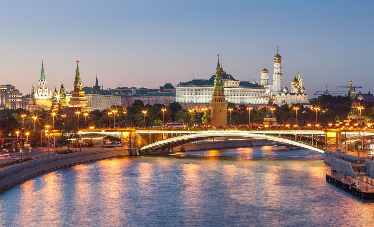 Στη… σέντρα γερμανικές επενδύσεις ύψους 25 δισ. ευρώ στη Ρωσία