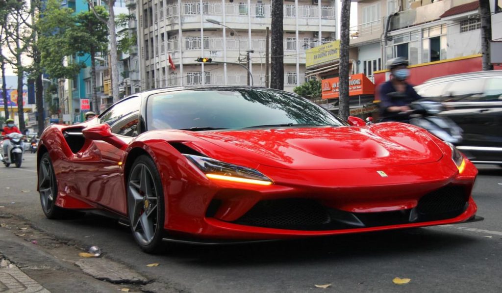 Γερμανία: Αγόρασε Ferrari και την κυκλοφορούσε ανασφάλιστος