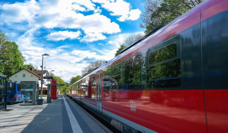 Τι αλλάζει για τους επιβάτες τρένων στη Γερμανία τον Ιούνιο 2023