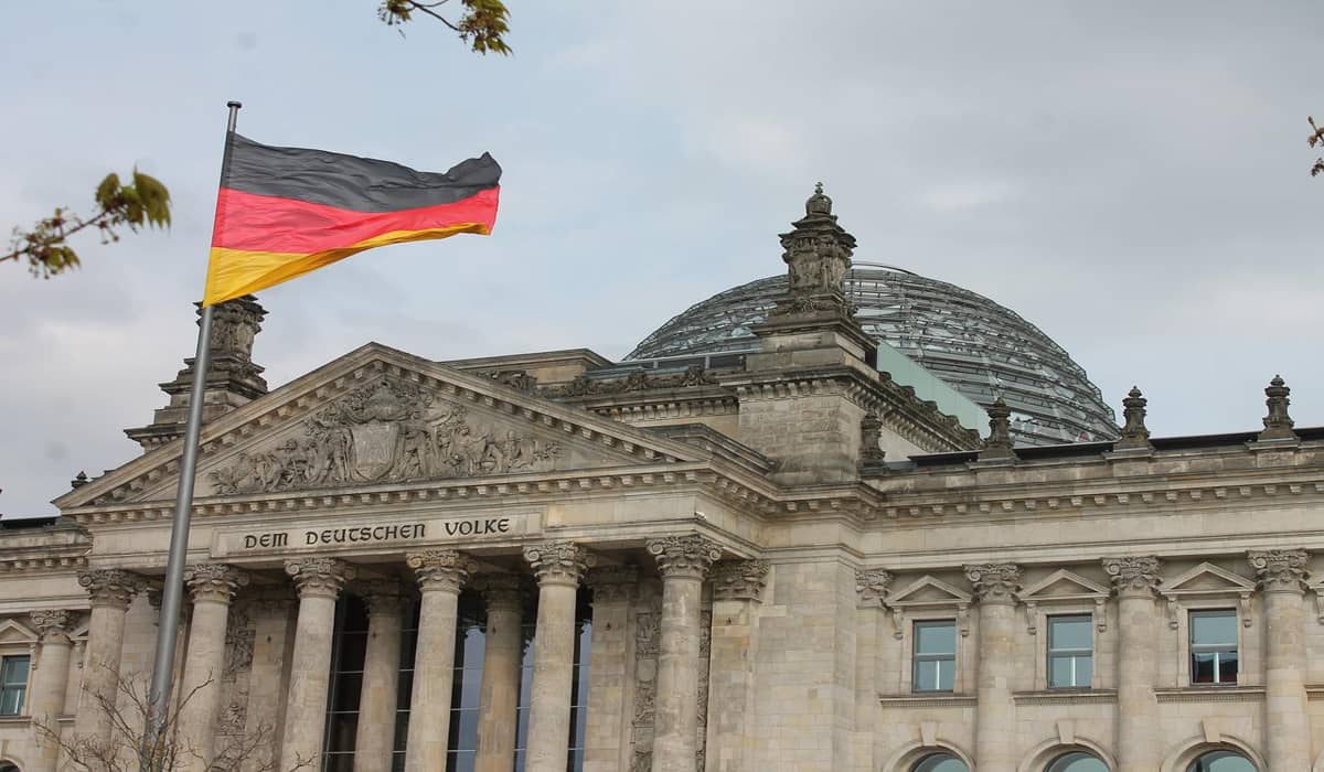 Νέοι νόμοι τον Ιούλιο στη Γερμανία: Ποιοι να αναμένουν χρήματα;
