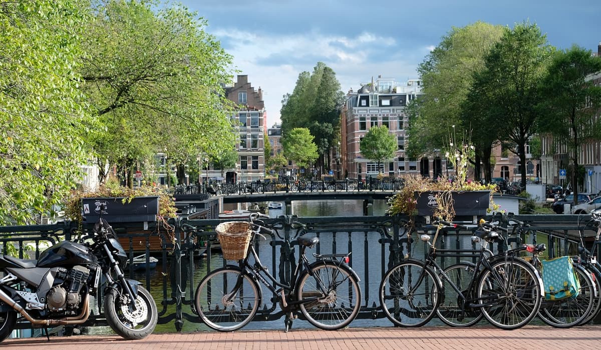 Τα ασφάλιστρα υγείας θα αυξηθούν στην Ολλανδία