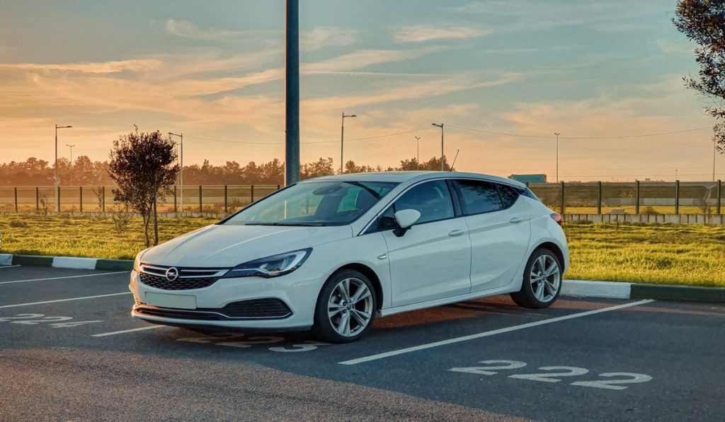 Η Opel περικόπτει θέσεις εργασίας στη Γερμανία