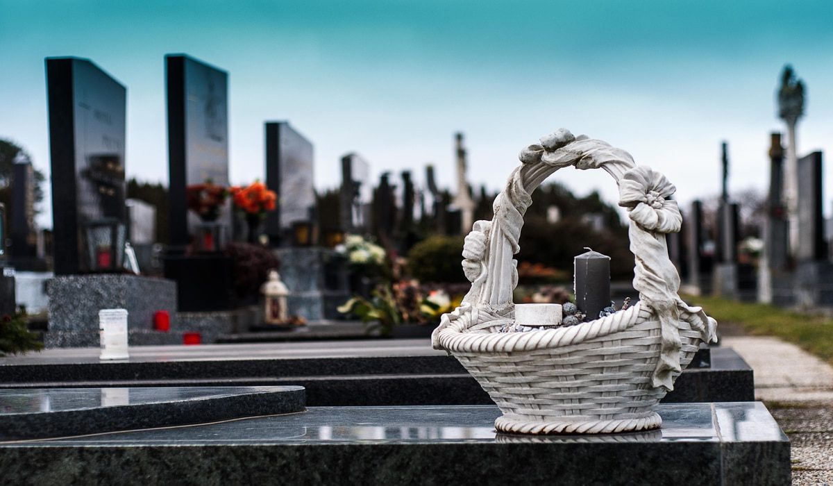 Ανακαίνιση νεκροταφείου: Το Μόναχο δίνει 71 εκατομμύρια ευρώ