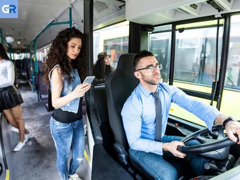 Γερμανία: Να γίνει ελκυστικό το επάγγελμα του οδηγού λεωφορείου