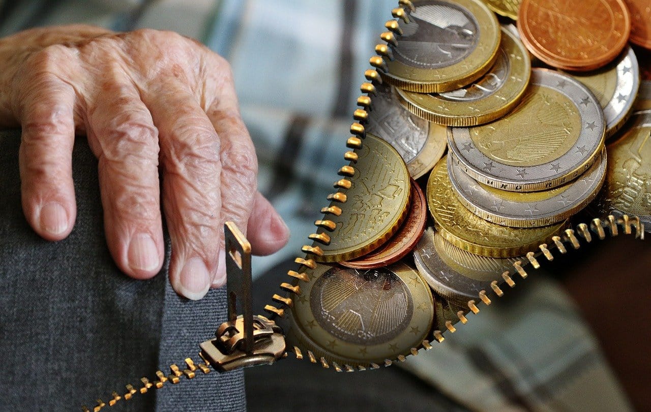 Κίνδυνος φτωχοποίησης λόγω γήρατος για μία στις πέντε Γερμανίδες