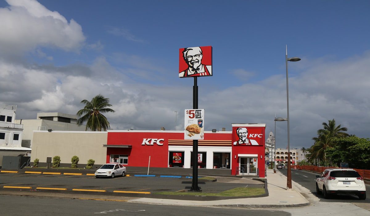 Γερμανία: Σάλος με το ατυχές μήνυμα της KFC προς τους καταναλωτές