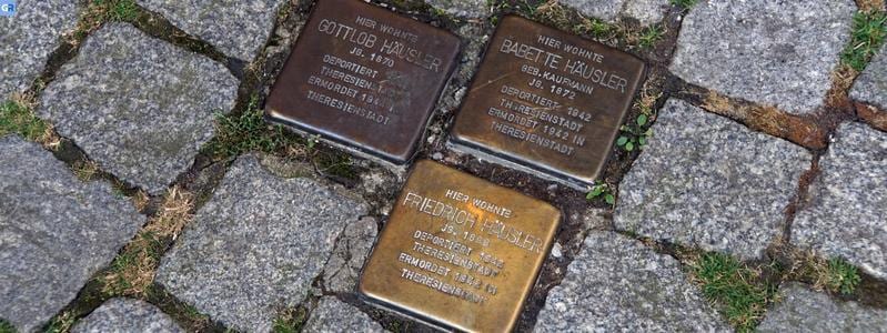 Stolpersteine: Μια ιστορία των λίθων μνήμης της Γερμανίας