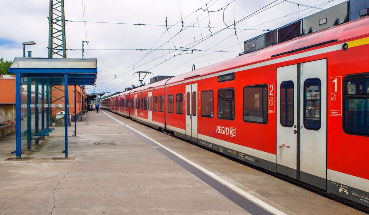 Γερμανία: Ζευγάρι κάνει σεξ σε πλατφόρμα προαστιακού τρένου