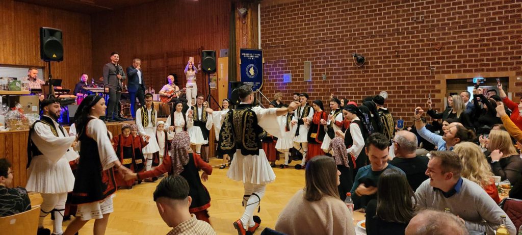Χριστουγεννιάτικη Χοροεσπερίδα Ηπειρώτικου Συλλόγου Λούντβιγκσχαφεν