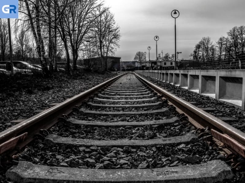 Γερμανία: Απίστευτό! 16χρονος κοιμήθηκε στις ράγες του τρένου