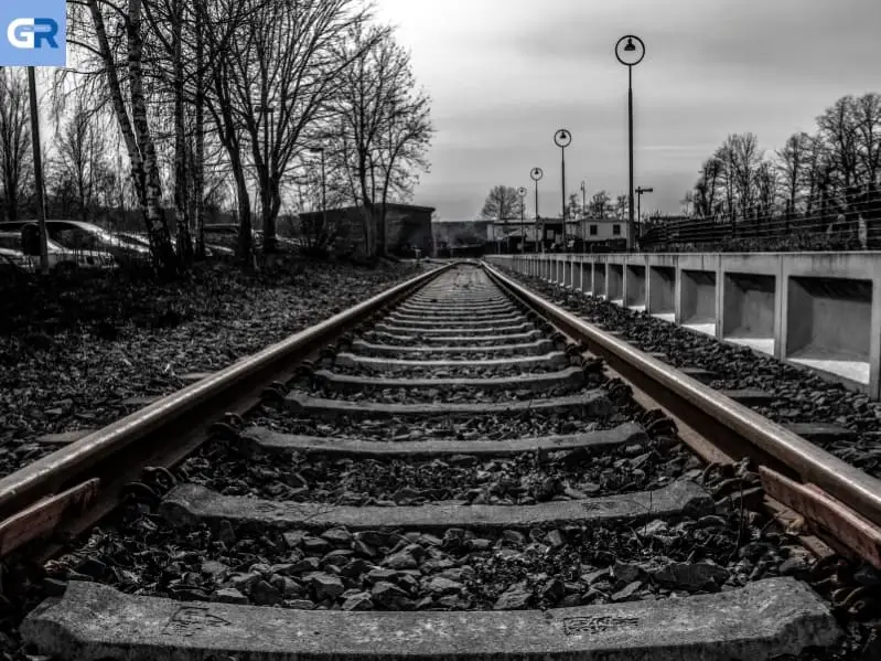 Παραλίγο τραγωδία στο Μόναχο: Μηχανοδηγός σταμάτησε έγκαιρα το τρένο