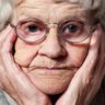 Γερμανία: Νεαροί λήστεψαν και ξυλοκόπησαν 93χρονη γυναίκα