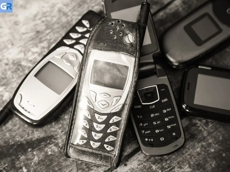 Πέντε παλιά κινητά τηλέφωνα που αξίζουν μια περιουσία