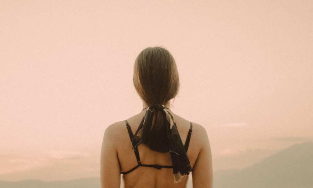 How to Pose for Photos: The Professional Guide