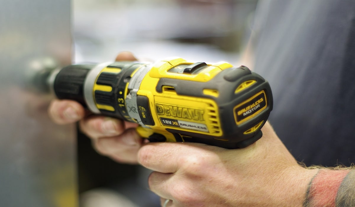 Power Screwdrivers & Drills: Guide to Choosing the Right Tool