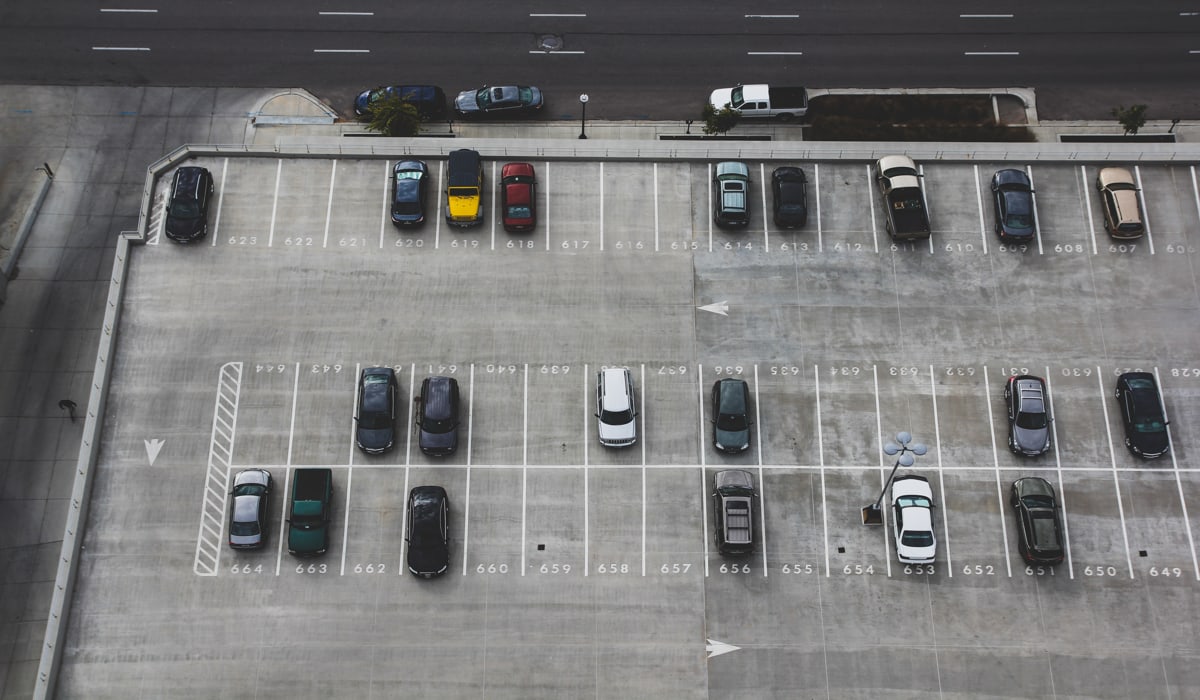 Το γνωρίζατε; Ο κανόνας των 150 μέτρων για τις θέσεις στάθμευσης