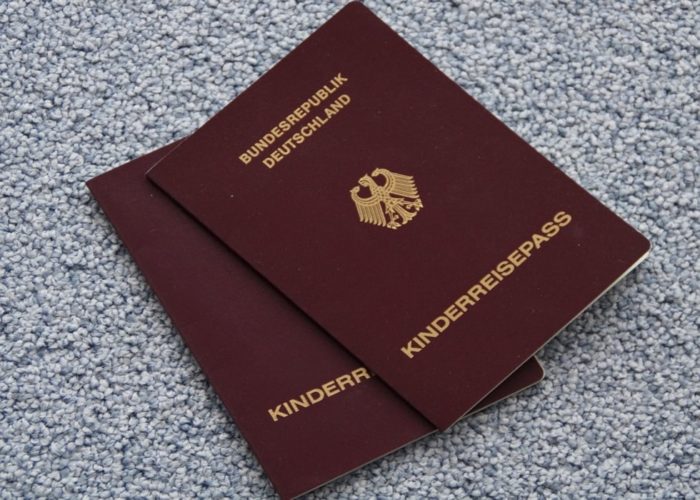 Τέλος του παιδικού διαβατηρίου: Τι πρέπει να γνωρίζουν οι γονείς
