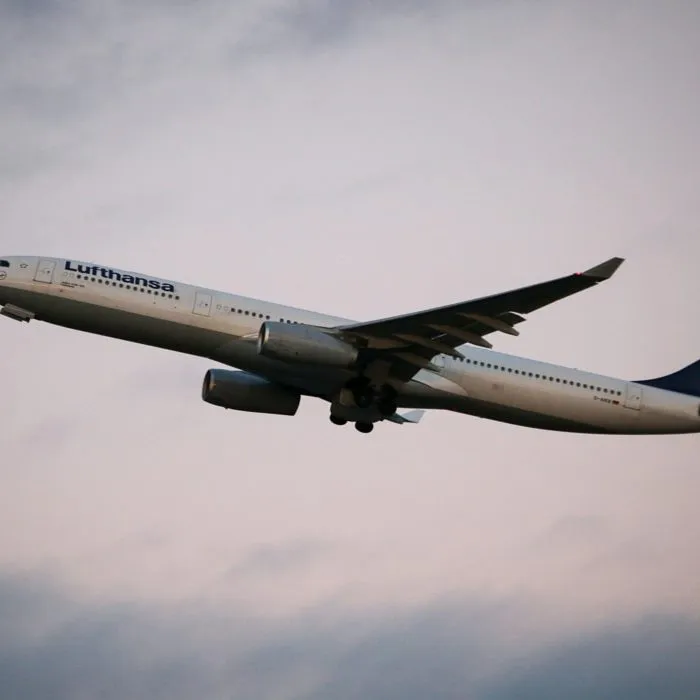 Μόναχο: Πυρκαγιά σε αεροσκάφους της Lufthansa – Αναγκαστική προσγείωση