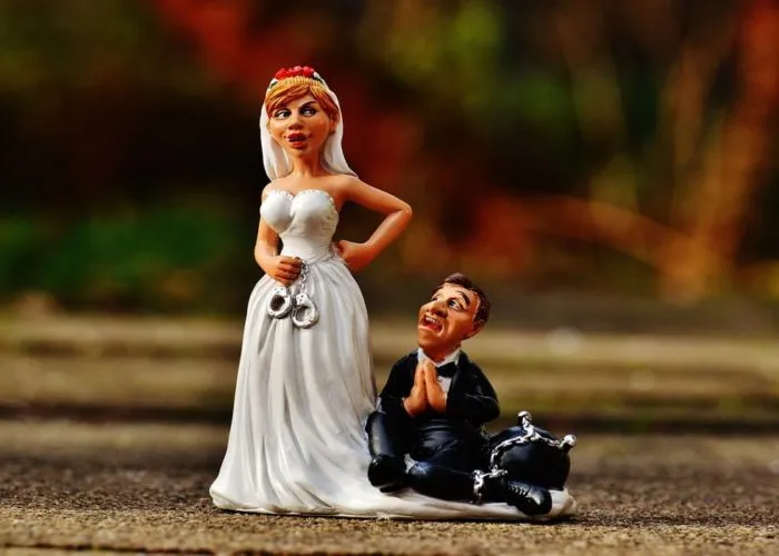 Περίεργη υπόθεση: Γυναίκα ανακάλυψε στον αρραβώνα ότι είναι παντρεμένος;