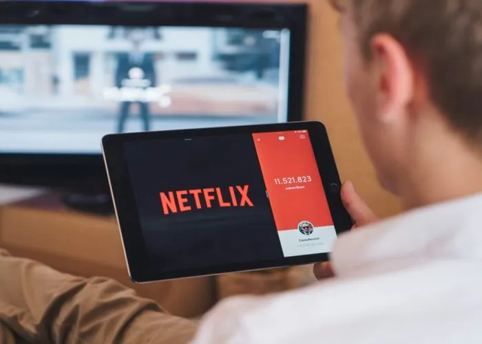 Αύξηση τιμών: Από τον Μάιο βαθιά το χέρι στην τσέπη για υπηρεσίες του Netflix