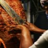 Μεγάλες ουρές στο Ντόρτμουντ για να φάνε ντονέρ με 1 ευρώ!