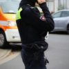 Νεαροί επιτίθενται αδιακρίτως σε περαστικούς: Τραυματίστηκαν και αστυνομικοί
