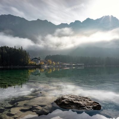 Η κλιματική αλλαγή απειλεί την ποιότητα του νερού στις λίμνες κολύμβησης της Βαυαρίας