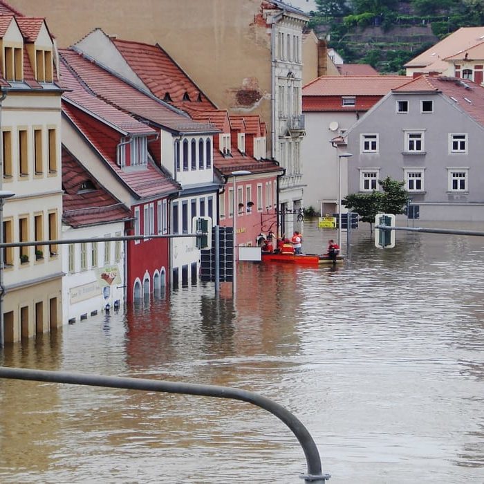 Προετοιμάζονται για τα χειρότερα οι πλημμυρισμένες περιοχές στη Γερμανία
