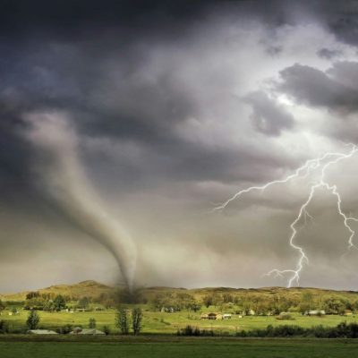 DWD: Τέσσερις ανεμοστρόβιλοι κατά τη διάρκεια καταιγίδων στη Γερμανία