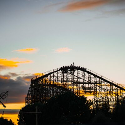 Γερμανία: Καλόγριες και μοναχοί δοκιμάζουν το νέο τρενάκι του Europa Park