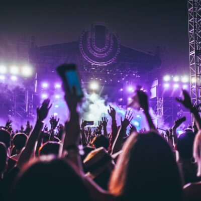 Ξεκινά το καλοκαιρινό Tollwood στο Μόναχο: Διαθέσιμες παραστάσεις