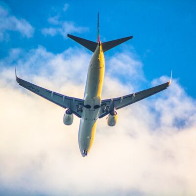 Αεροπλάνο συντρίβεται με 18 νεκρούς: Μόνο ο πιλότος επέζησε