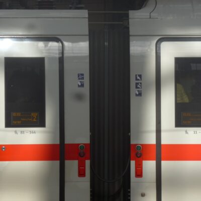 Γερμανία: Η Deutsche Bahn και το συνδικάτο EVG κατέληξαν σε συμφωνία Γερμανία: Η Deutsche Bahn και το συνδικάτο EVG κατέληξαν σε συμφωνία