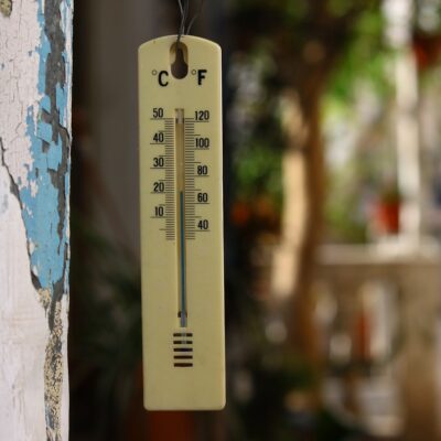 Το ψυχρό μέτωπο προκαλεί μεγάλη πτώση της θερμοκρασίας το Σαββατοκύριακο