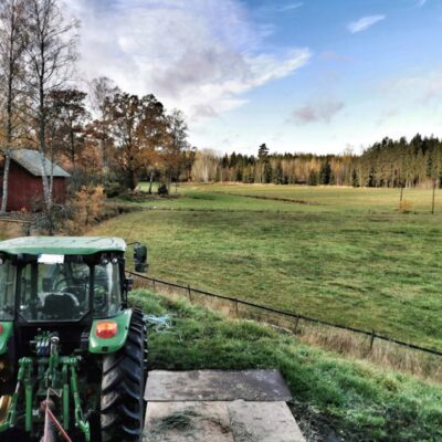 Ανατροπή τρακτέρ σε πανηγύρι: 15 άτομα τραυματίστηκαν σοβαρά